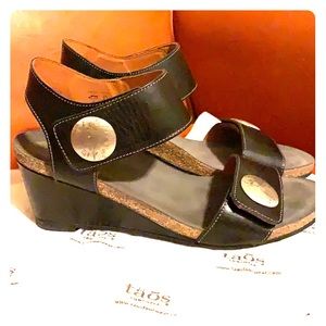 Taos Carousel 2 Wedge Sandal 8-8.5M